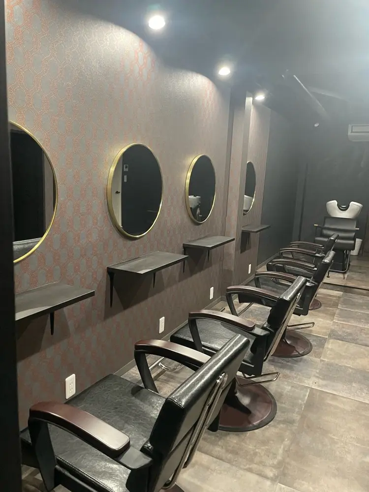 Selene hair Raise 梅田店の内観・外観2