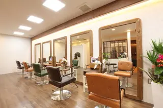 chachaBlanc 金剛駅前本店の内観・外観1