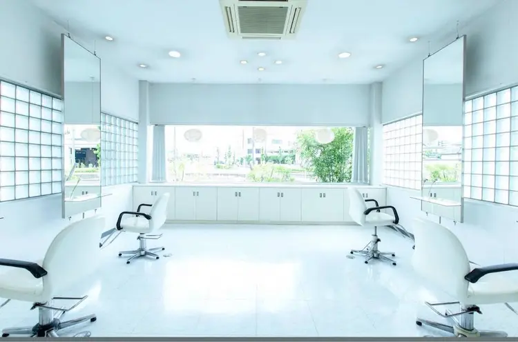 uhair師勝店の内観・外観2