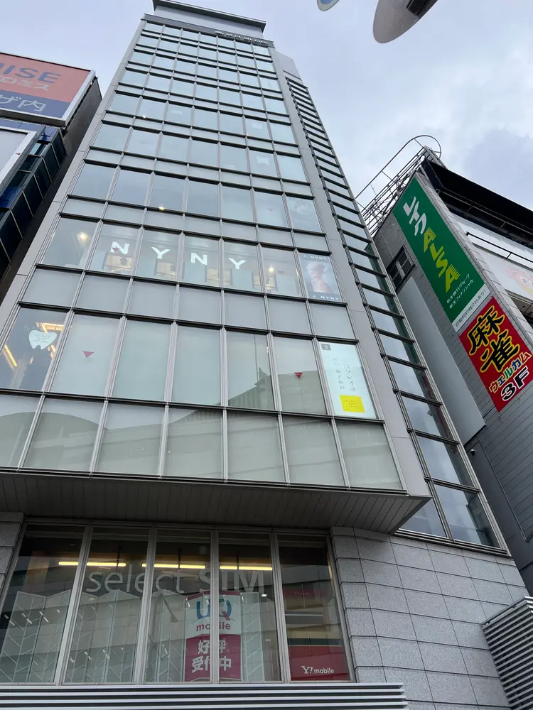 SALOWIN(サロウィン)三宮店の内観・外観1