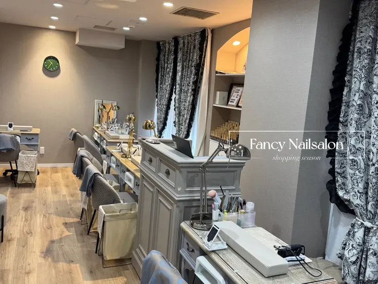 Fancy nail salon新宿店の内観・外観2