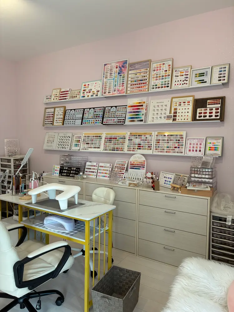 nail  salon  AIの内観・外観1