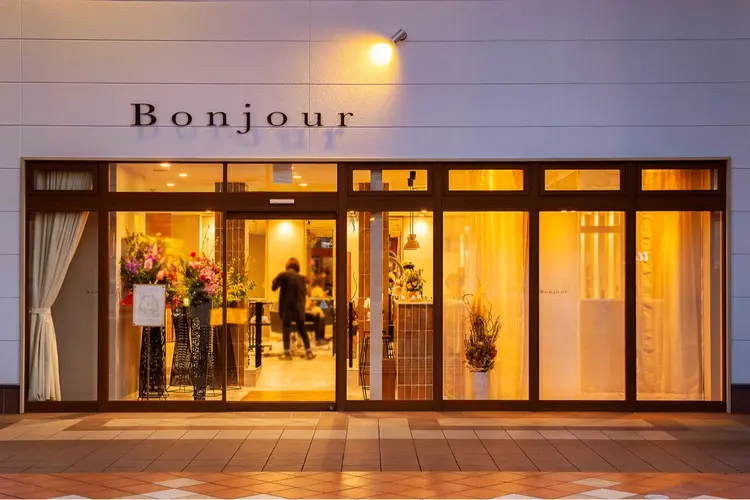 Bonjour(ボンジュール)の内観・外観1