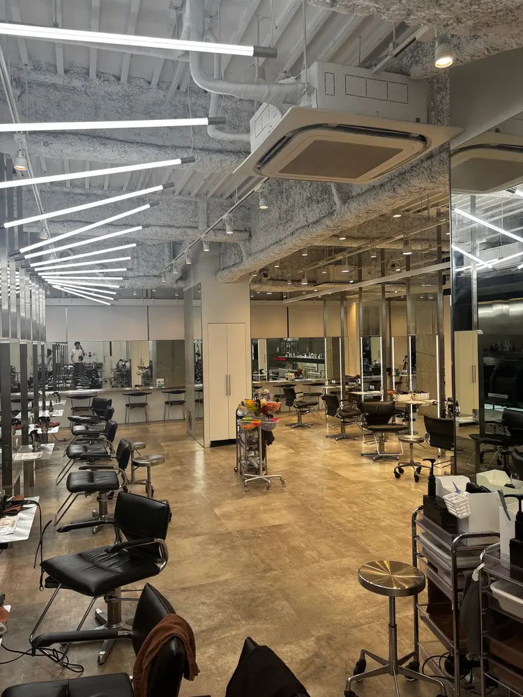 Men's hair salon First 浜田山の内観・外観1