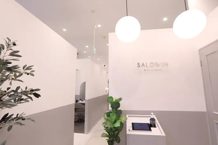 SALOWIN 神宮前5丁目店の内観・外観1