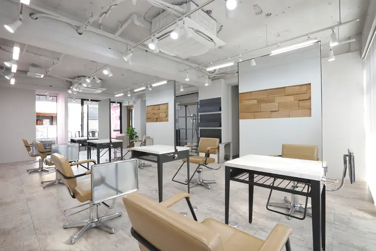 agir hair所沢店の内観・外観1