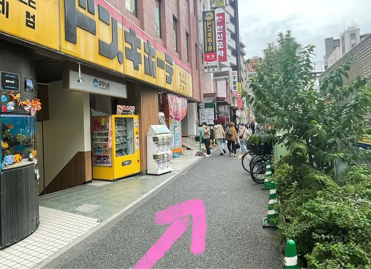 For U Nail 新宿店の内観・外観1