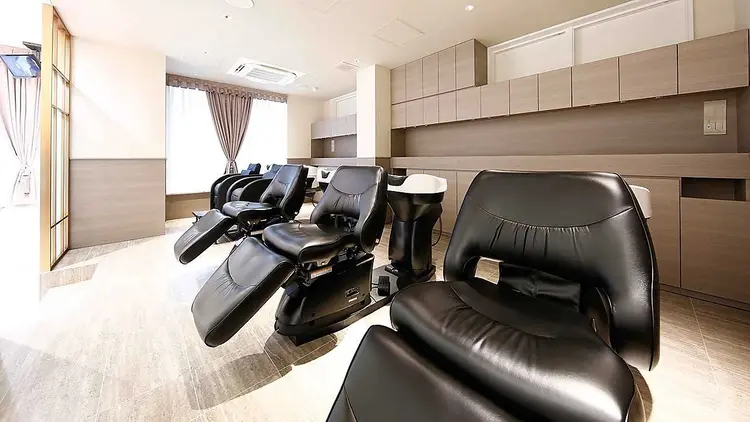 NAOKI HAIR DRESSING 銀座店の内観・外観2