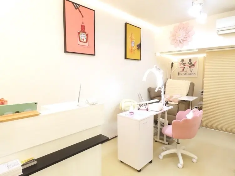 ATULA nailの内観・外観1