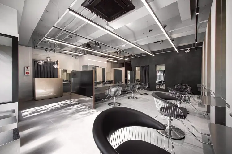 HAIR&MAKE EARTH 鶴見店の内観・外観3
