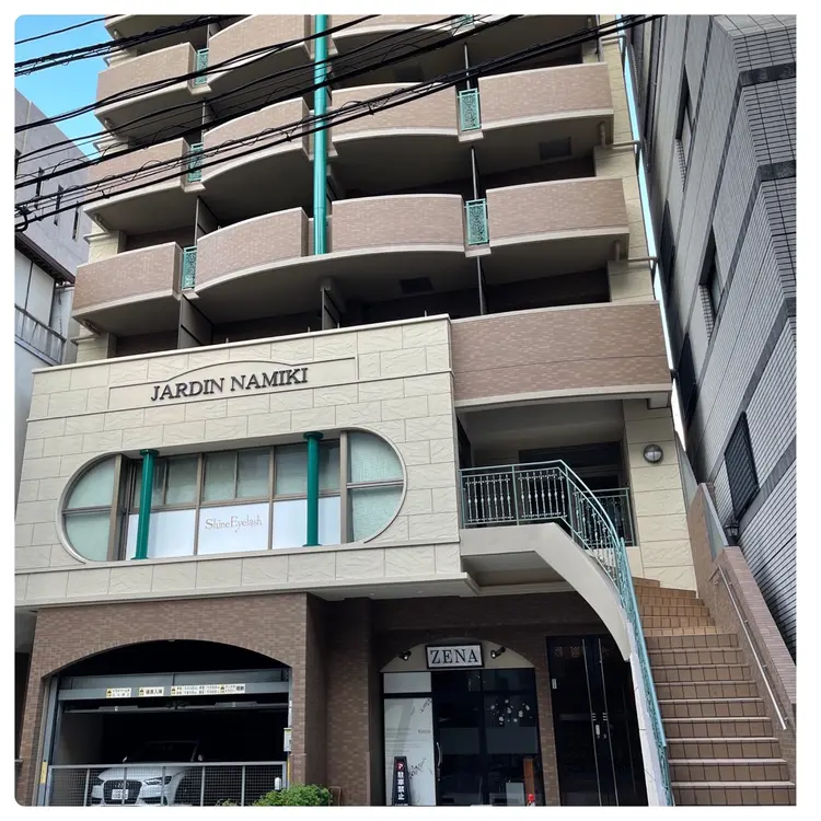 スクエアサロンの内観・外観1