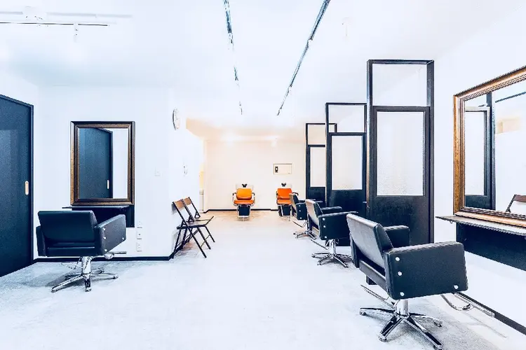Men's hair salon ARIOSEの内観・外観2