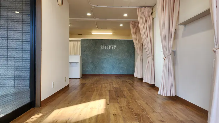 nail&hairmake FIRST 姪浜店の内観・外観1