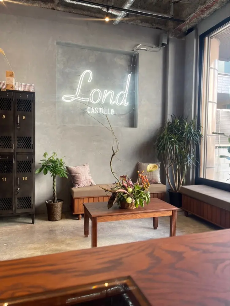 Lond castillo 四日市 【ロンド カスティーヨ】の内観・外観1