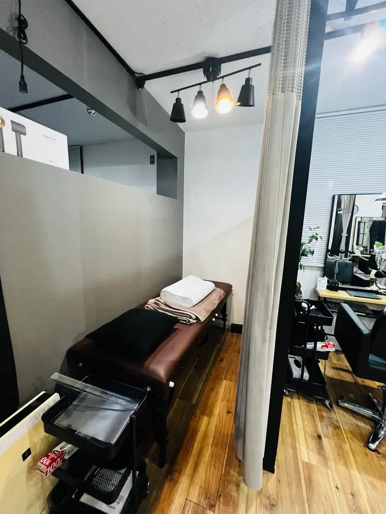 Brow bar cocoの内観・外観1