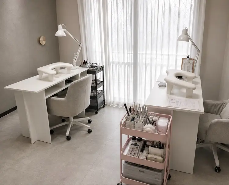 Nail salon LUMIERE 津田沼店の内観・外観1