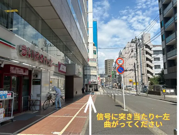 M nailsalonの内観・外観1