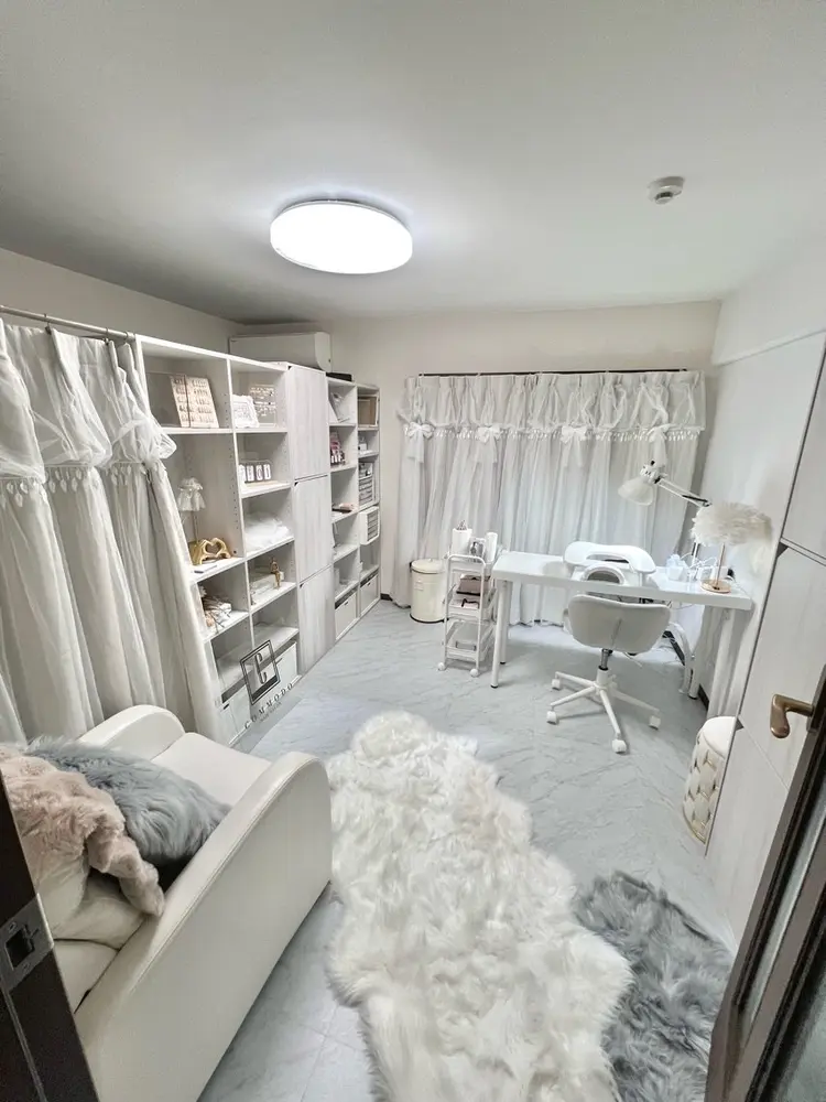 NAIL SALON COMMODOの内観・外観1