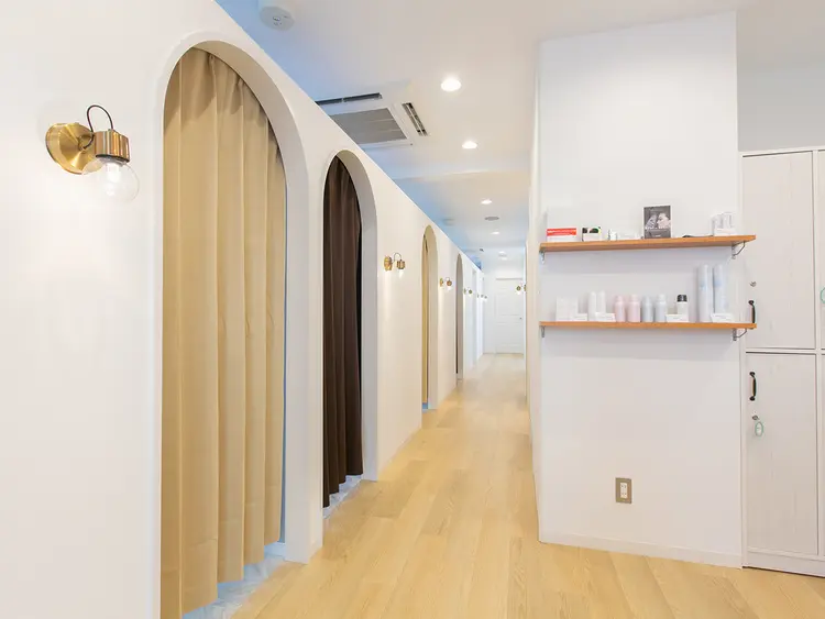 total beauty salon Chipie 柏東口店の内観・外観1