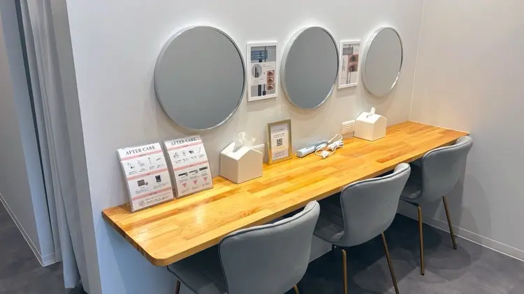 ロレインブロウ桑名店の内観・外観3