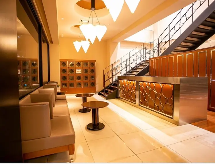 BREK岐阜店の内観・外観1