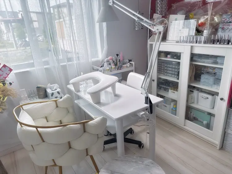 brilliant nailの内観・外観1