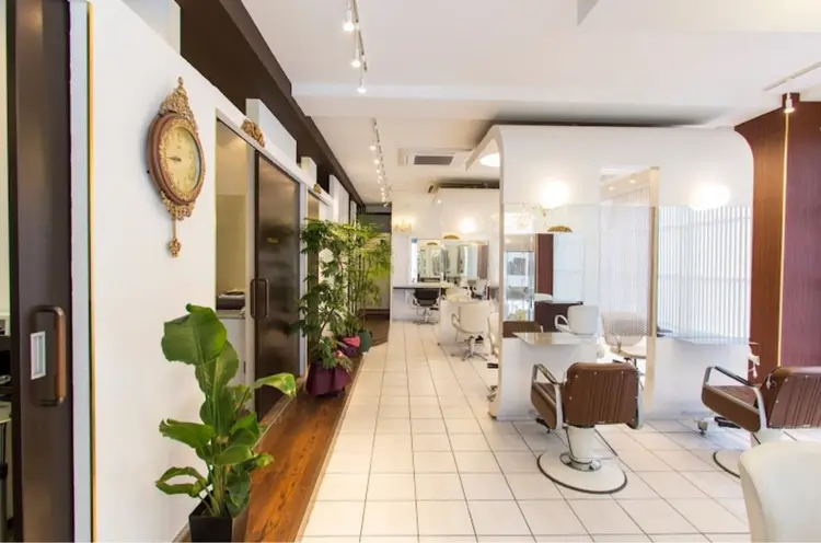 GOD Hair&Make 高崎西口店の内観・外観1