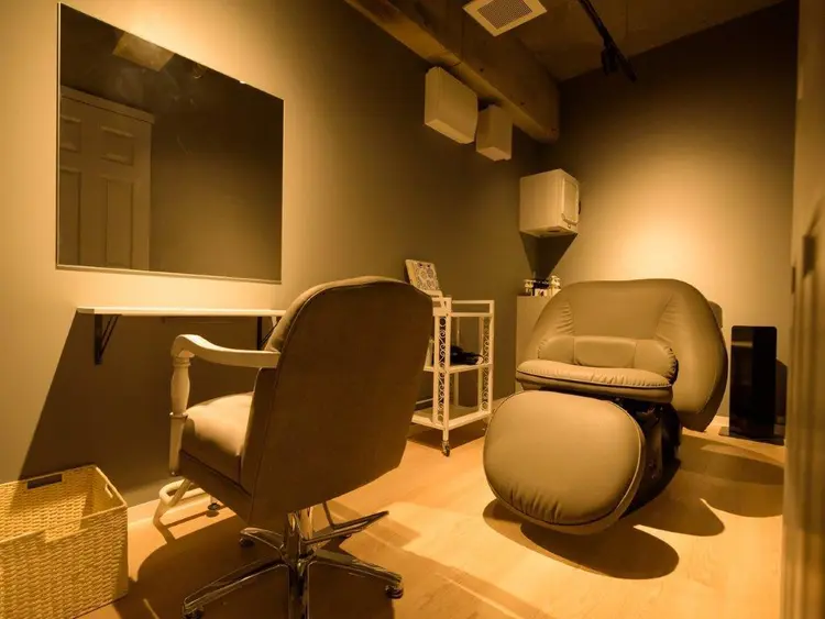 QHRONOの内観・外観1