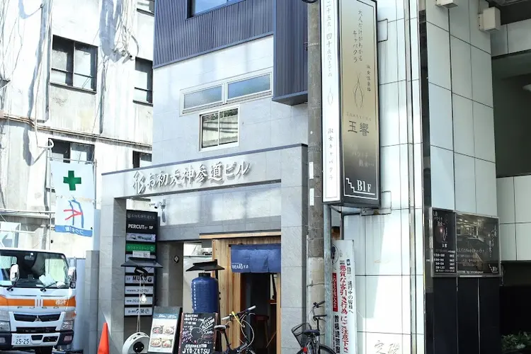 PERCUT東梅田店の内観・外観3