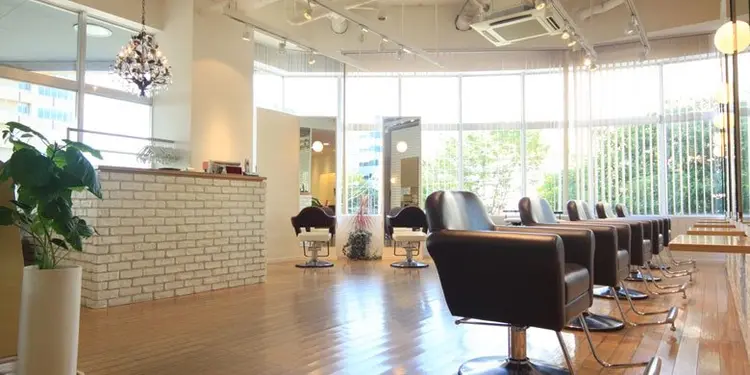 Ley  東戸塚店の内観・外観1