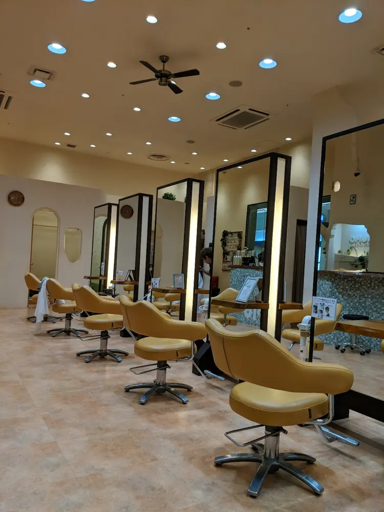 モリオフロムロンドンの内観・外観2