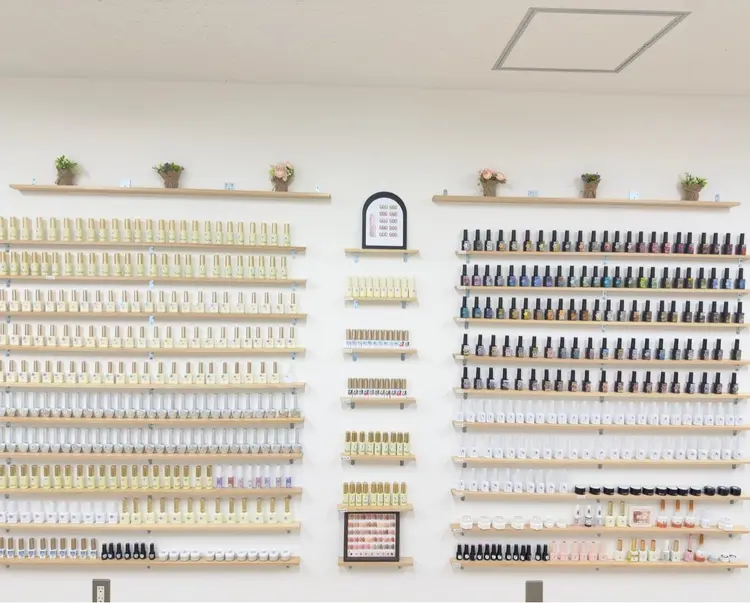 MY Nailの内観・外観2