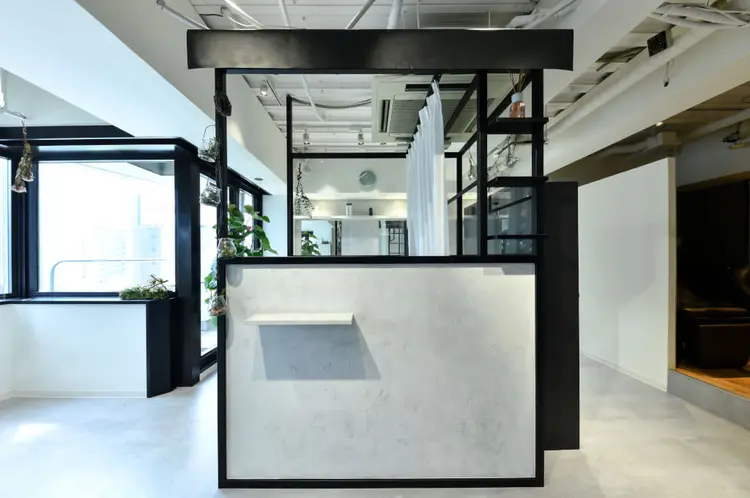 soin de brace SII 大阪梅田店の内観・外観2