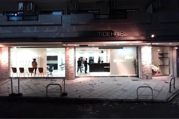 TIDEHAIR高槻2ndの内観・外観1