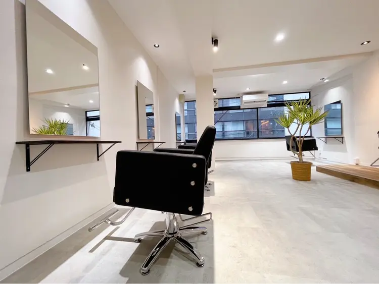 KINIの内観・外観2