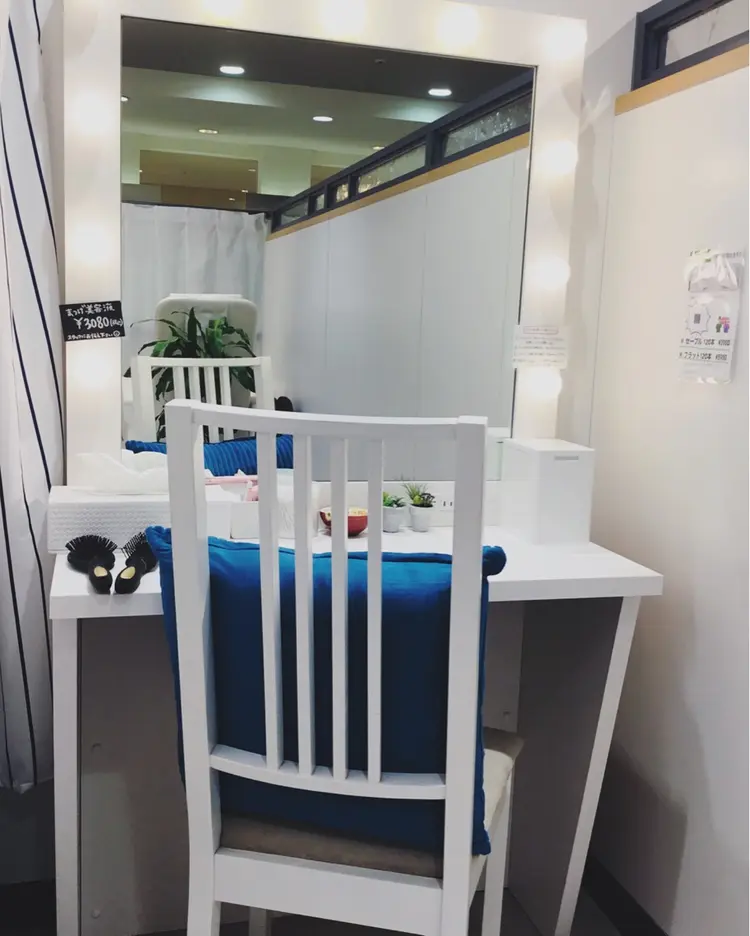 LASH BARの内観・外観2