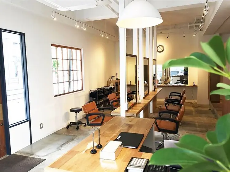 hair and spa palm　東大宮店の内観・外観2