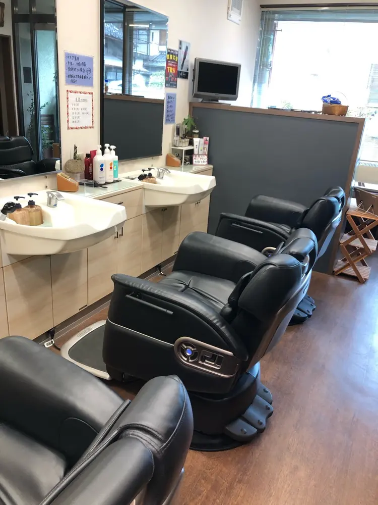 理容オクムラの内観・外観3
