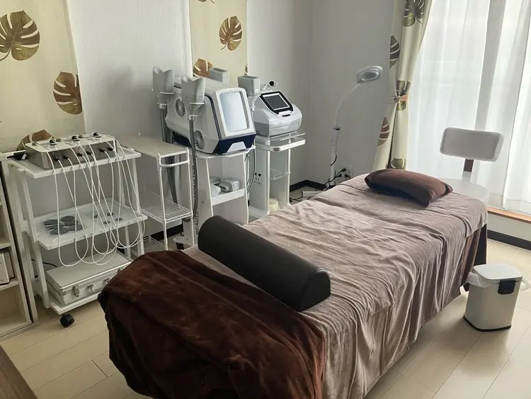 エステサロンSAYAKAの内観・外観1