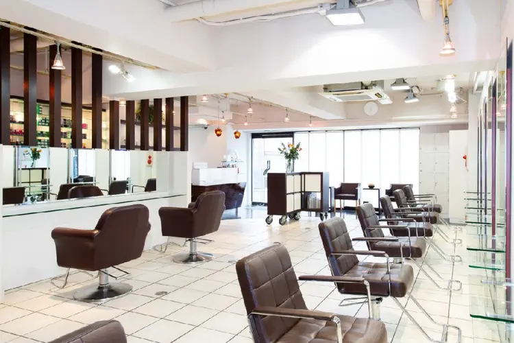 insence glueの内観・外観1