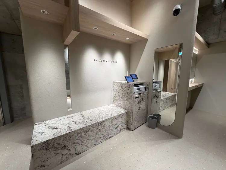 SALON VILLAGE Ikebukuroの内観・外観1