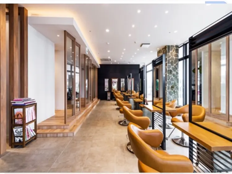 hair&make EARTH浦添店の内観・外観3