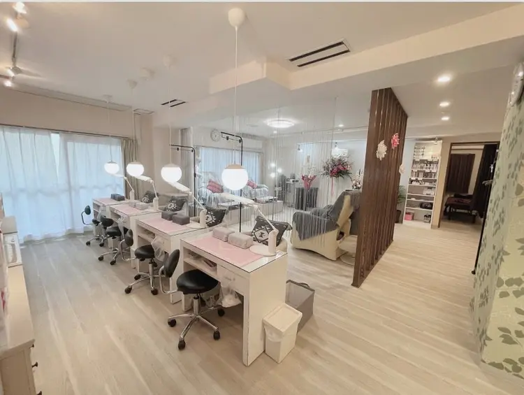 ネイル専門店 Alina Nail Salon 池袋【エリナネイルサロン】の内観・外観1
