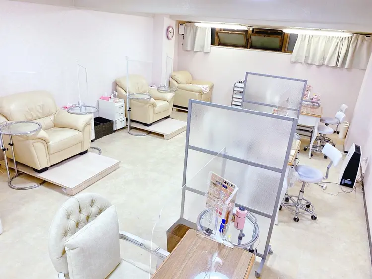 ネイルルージュの内観・外観1