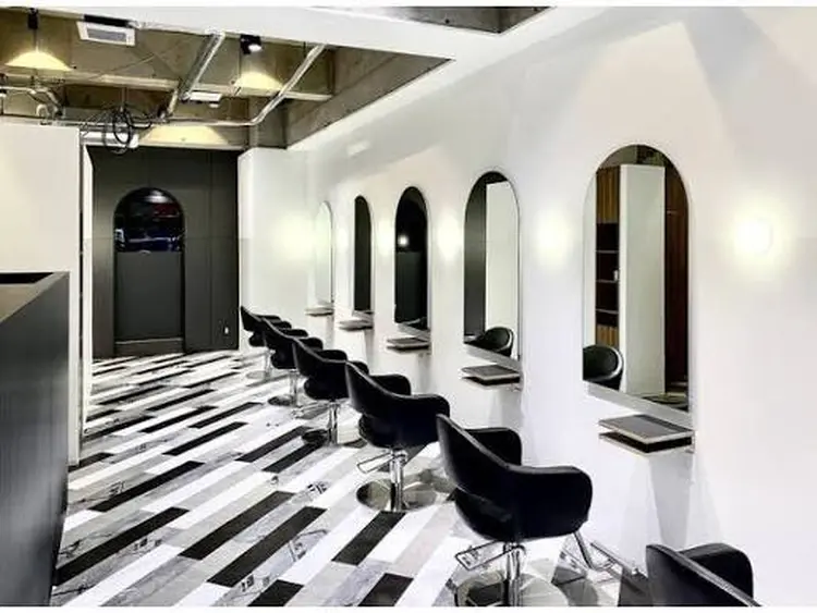 APHRODITE GINZA 秋葉原店の内観・外観1