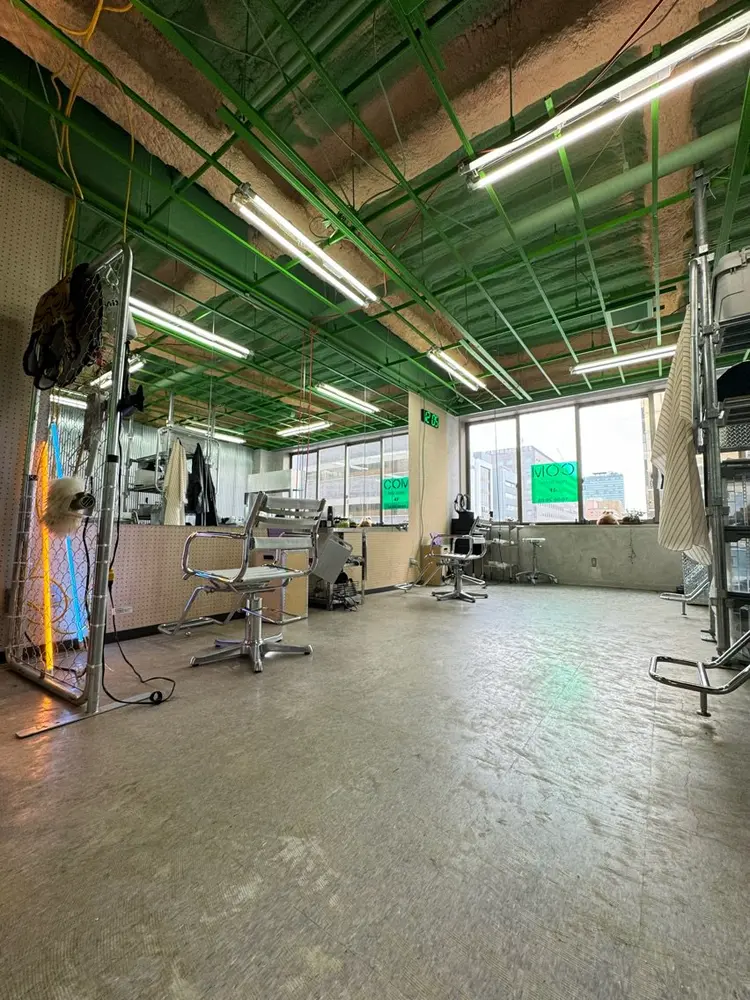 COMの内観・外観1