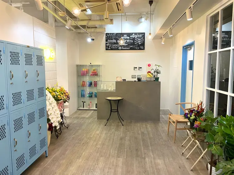 NE/LOの内観・外観1