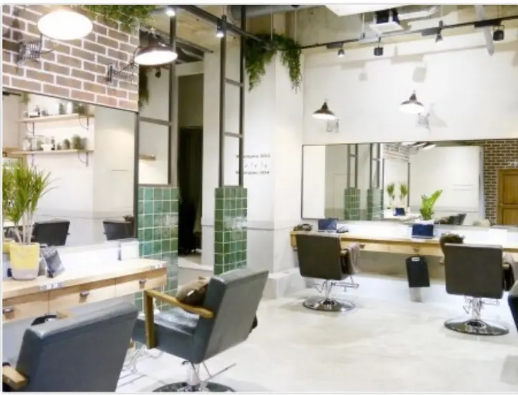 EARTH綱島店の内観・外観2