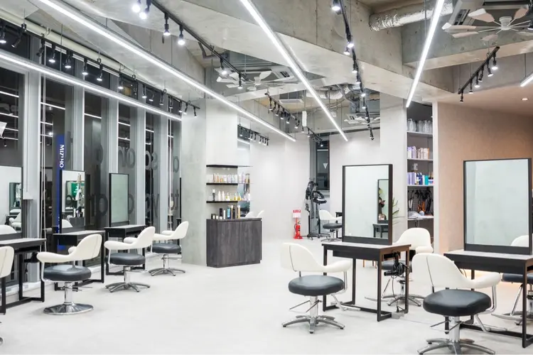 hair salon dot.tokyo colorの内観・外観2