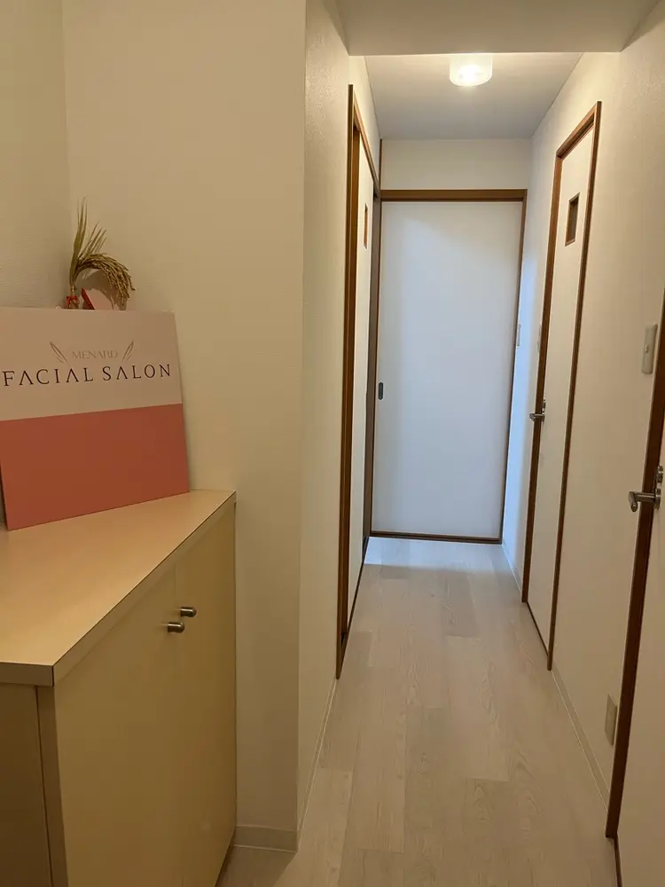 メナードフェイシャルサロン中京岩上店の内観・外観1